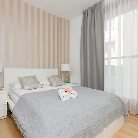 Srodmiescie Bonifraterska By Renters Appartamento