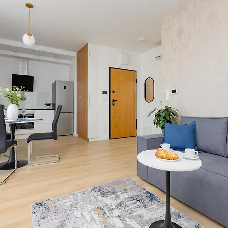 Appartamento Srodmiescie Bonifraterska By Renters Varsavia