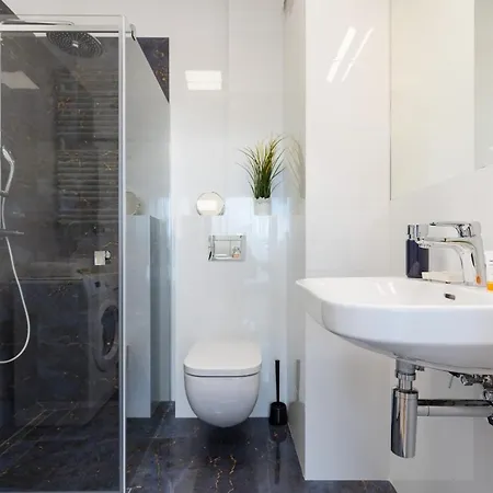 Srodmiescie Bonifraterska By Renters Apartment Warsaw