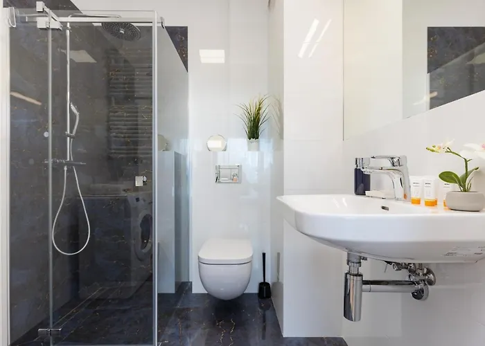 Srodmiescie Bonifraterska By Renters Apartment Warsaw