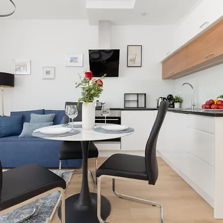 Srodmiescie Bonifraterska By Renters Lägenhet