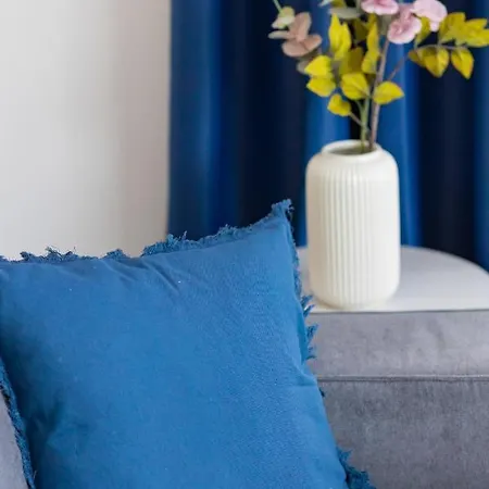 Srodmiescie Bonifraterska By Renters Apartment Warsaw